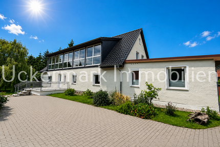 Haus zum Kaufen in Woldegk 369.000,00 € 220 m²