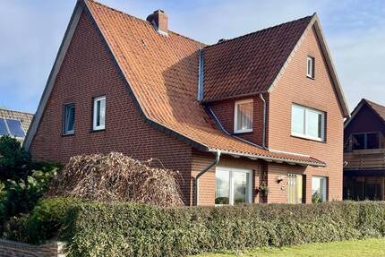 Charmantes Ein-Zweifamilienhaus in ländlicher Lage in Borstel