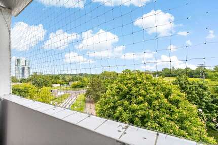 Wohnung zum Kaufen in Halle 72.000,00 € 57 m²