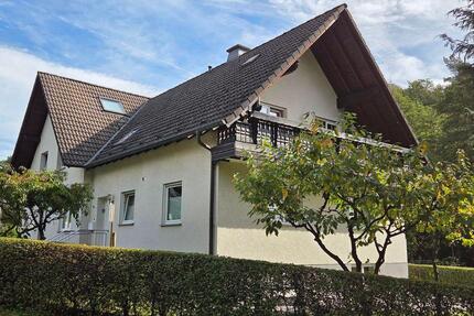 Vielseitiges Zweifamilienhaus mit ELW und schönem Grundstück - Waldbröl