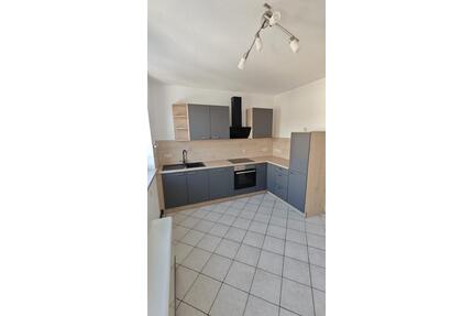 3-Raum-Wohnung mit Küche und Carport - Schmölln