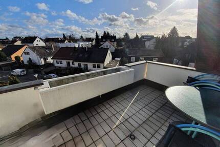 Ganz oben wohnen - 199.000,00&nbsp;EUR Kaufpreis, ca.&nbsp; 61,00&nbsp;m&sup2;&nbsp;Wohnfl&auml;che in Oberasbach (PLZ: 90522) Altenberg