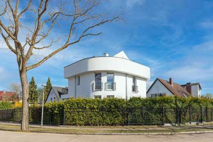 Haus zum Kaufen in Berlin 2.200.000,00 € 275 m²