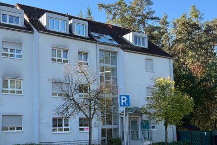 Lichtdurchflutete 3-Zimmer-Dachgeschosswohnung mit Südwestbalkon in Schwand - Schwandstetten