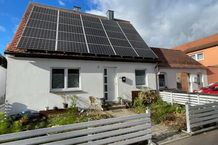 Haus mit Anbau und PV Anlage - 210.000,00&nbsp;EUR Kaufpreis, ca.&nbsp; 110,00&nbsp;m&sup2; in Schwandorf (PLZ: 92421)