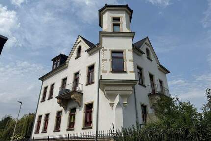 Schicke 4-Zimmer-Wohnung mit Terrasse - Radebeul
