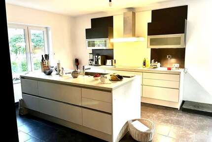 Haus zum Mieten in Berlin 3.350,00 € 300 m²