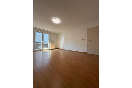 Gepflegte 3-Zimmer-Wohnung im Erdgeschoss mit Balkon und Carport - Kaiserslautern Betzenberg