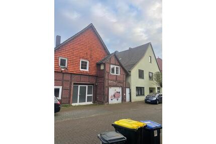 Einfamilienhaus mit Einliegerwohung, Garten und Garage - Sachsenhagen