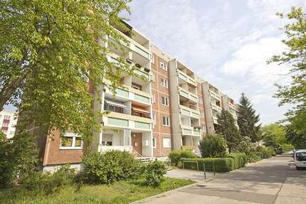 Wohnung zum Mieten in Halle (Saale) 198,00 € 41.19 m²