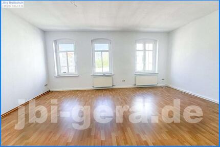 3-Raum-Wohnung mit Balkon und herrlichem Weitblick sowie Garten im Ostviertel zu vermieten - Gera Alt-Bieblach