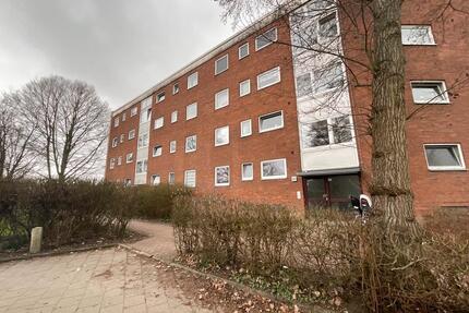 Frisch renovierte 2,5 Zimmer-Wohnung mit Balkon im Hochparterre - Lübeck Sankt Lorenz Nord