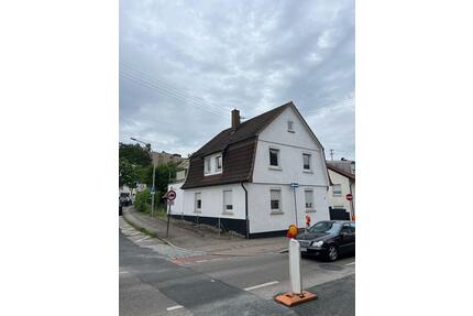 Zweifamilienhaus mit genehmigtem Ausbaupotenzial in Backnang