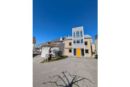 Haus mit zwei Wohnungen in Irsch zu verkaufen