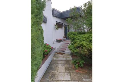 Bungalow mit Traumgrundstück in WolfsburgNeuhaus