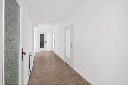 Wohnung zum Mieten in Halle 650,00 € 92 m²