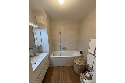 Moderne 3-Zimmer-Wohnung, 83,77 m², Balkon, Aufzug, 2 Stellplätze - Wolfratshausen