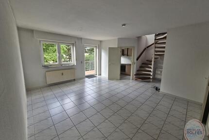 Charmante Maisonette-Wohnung mit Balkon und zwei Eingängen in ruhigem 4-Parteienhaus - Bergheim