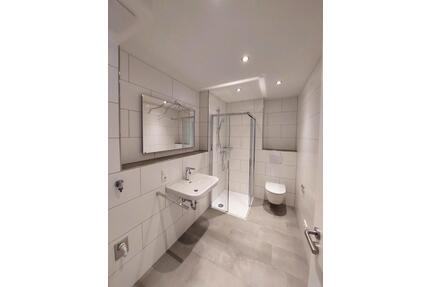 Neubau! Stilvolle 2-Zimmer-Balkonwohnung mit hochwertiger Ausstattung - Roding