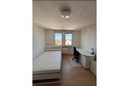 Frisch renoviertes WG Zimmer in 3er WG - Heilbronn Böckingen
