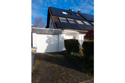 Großzügige Doppelhaushälfte mit Sauna und Kamin - Euskirchen Dom-Esch