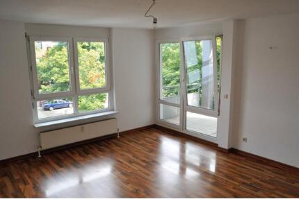 Helle 2-Zimmer-Wohnung in Rutesheim-Zentrum am Rathausplatz – EBK
