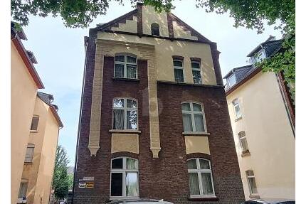 STARK SANIERUNGSBEDÜFTIGES BAUDENKMAL - Duisburg