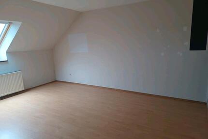 3 ZKB Dachgeschoss 70 m² im Herzen von Leopoldshöhe