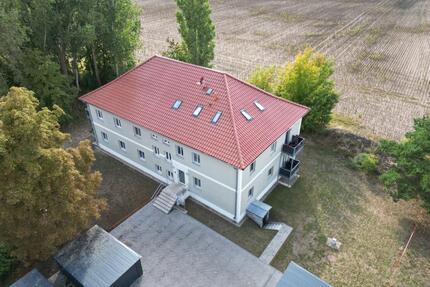 Top Wohnung in Arneburg mit Fußbodenheizung, Balkon und Garage