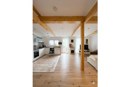 Stilvolles Wohnen mit Holzbalken, Charme & Highspeed! - Holzheim