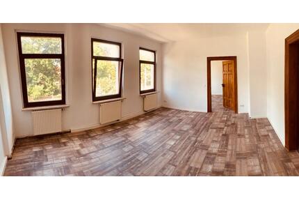 Schöne, helle 3 Raumwohnung mit Garten - Glauchau