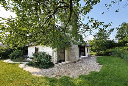 Repräsentatives Einfamilienhaus mit parkähnlichem Garten in Top-Lage von Grafschaft-Holzweiler!