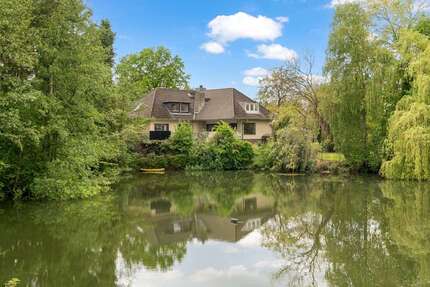Haus zum Kaufen in Hoisdorf 749.000,00 € 243.91 m²