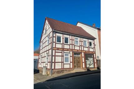 Neuanfang ! Wohnhaus mit Gewerbe,Lager (sep.Eingang),Garage - Bad Arolsen