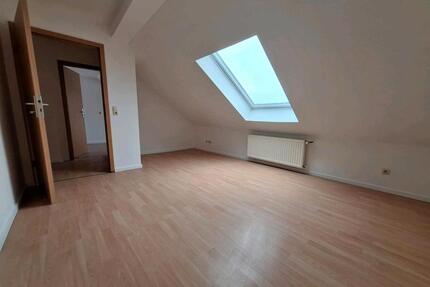 2-Raum Dachgeschosswohnung - 315,00&nbsp;EUR Kaltmiete, ca.&nbsp; 47,00&nbsp;m&sup2; in Dessau-Roßlau (PLZ: 06847)