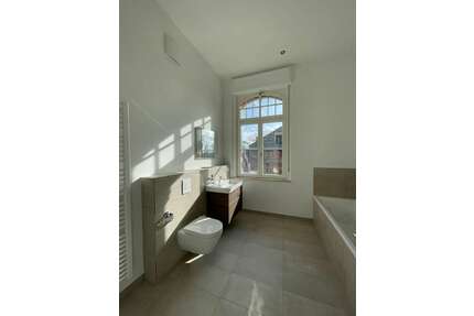 Wohnung zum Mieten in Leipzig 2.680,70 € 243.7 m²