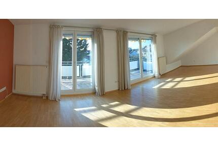 Rüsselsheim-Königstädten 3 Zimmer-Dachgeschoß-Wohnung - Rüsselsheim am Main