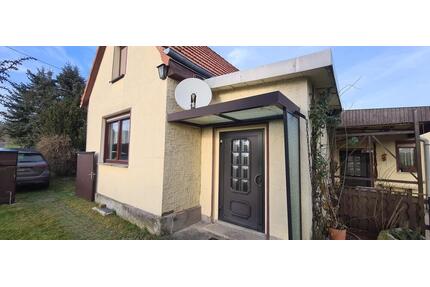 Einfamilienhaus in idyllischer Alleinlage mit großem Grundstück - Großeutersdorf