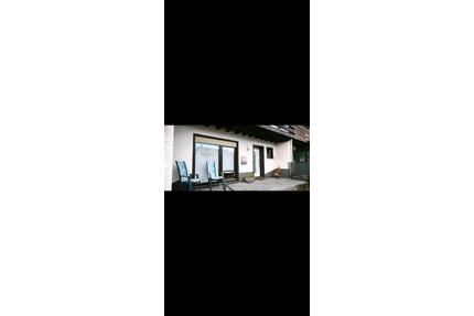 Doppelhaushälfte mit Garage, Garten und Balkon, ruhige Waldlage - Jünkerath