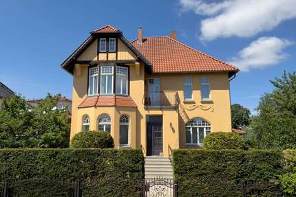 Haus zum Kaufen in Lehrte 1.090.000,00 € 228 m²