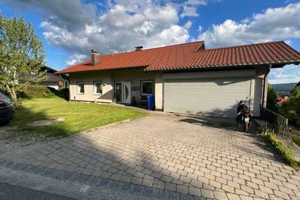 Haus zum Kaufen in Lindberg 305.000,00 € 220 m²