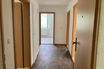Helle 3-Raum-Wohnung (66 m²) im 1. OG – ruhig & sofort verfügbar - Niederwürschnitz