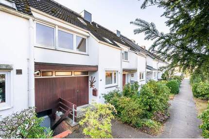 Großzügiges Mittelreihenhaus mit Südgrundstück in bester Wohnlage von Klosterbergen - Reinbek