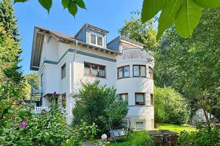 Großzügiges Wohnhaus in beliebter und ruhiger Lage von Friedrichshafen – vielseitige Nutzungsmöglichkeiten