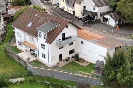 Haus zum Kaufen in Alsbach 275.000,00 € 350 m²