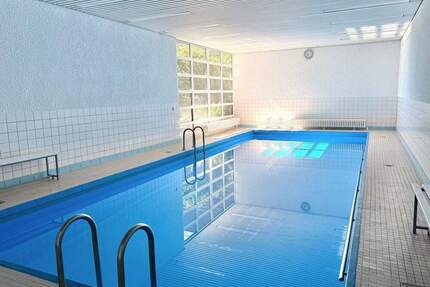 Wohnen wie im Urlaub - mit ganzjährigem Pool, Garage & großzügiger Loggia in Hannover-Misburg