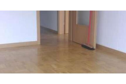 5-Zimmer-Dachgeschosswohnung - 900,00&nbsp;EUR Kaltmiete, ca.&nbsp; 100,00&nbsp;m&sup2; in Alzenau (PLZ: 63755)