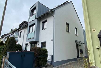 Moderne Dachgeschosswohnung im Zentrum in der Innenstadt von Fürstenfeldbruck