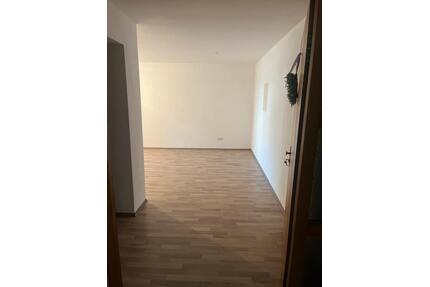 Wohnung in Linden - 1.050,00&nbsp;EUR Kaltmiete, ca.&nbsp; 190,00&nbsp;m&sup2; in Teisnach (PLZ: 94244)