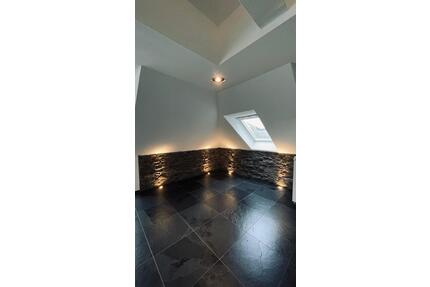 Hochwertige 2-Zimmer-DG-Wohnung mit Balkon & EBK - Vogelberg - Lüdenscheid Staberg